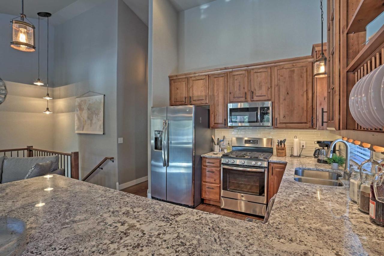 Lead Family Home With Hot Tub, 2 Mi To Deer Mountain Luaran gambar