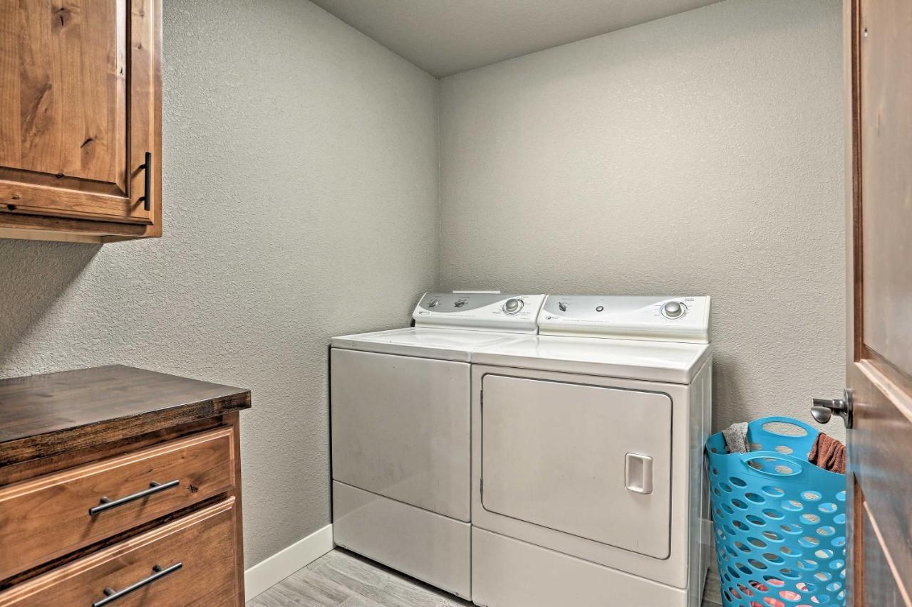 Lead Family Home With Hot Tub, 2 Mi To Deer Mountain Luaran gambar