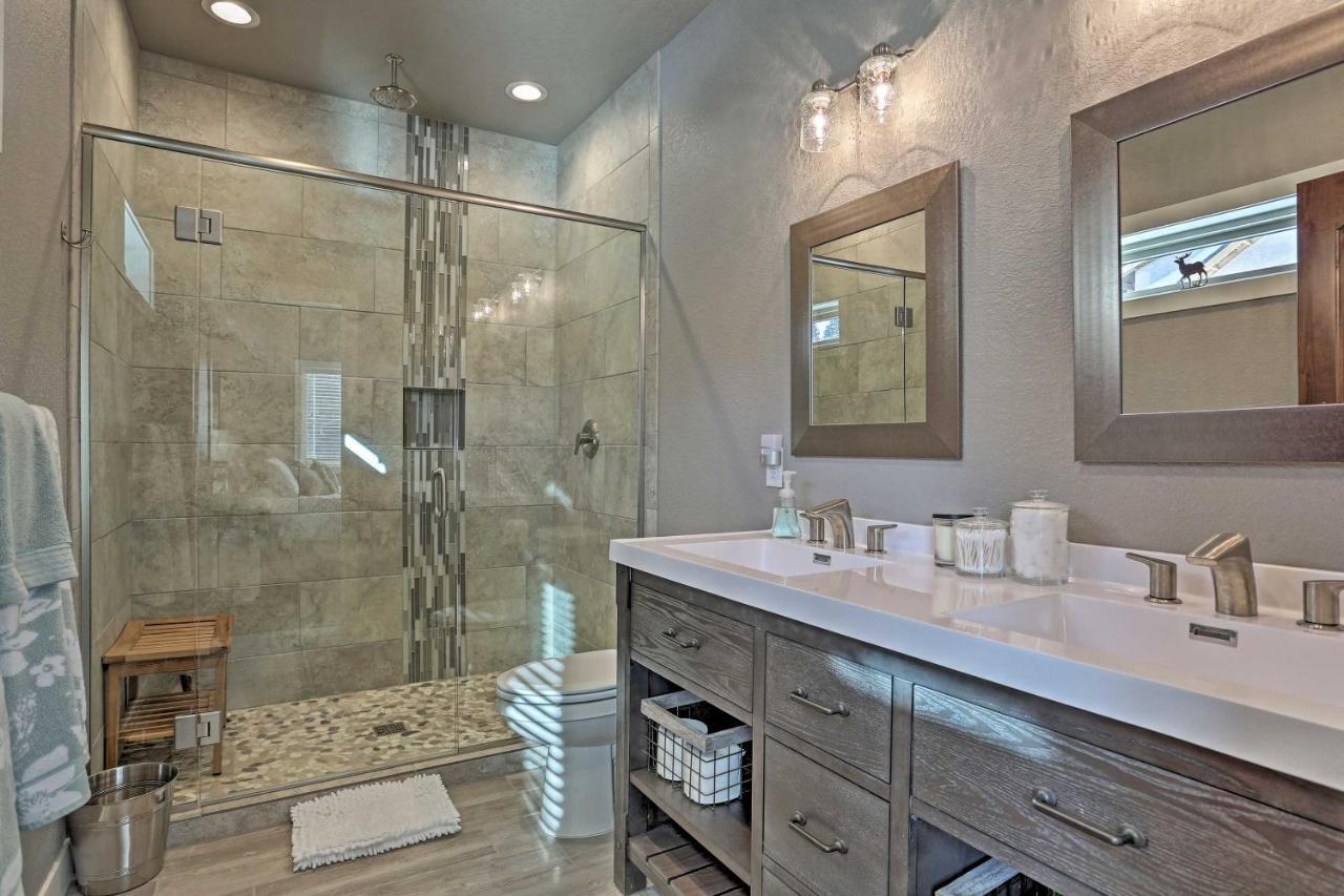 Lead Family Home With Hot Tub, 2 Mi To Deer Mountain Luaran gambar